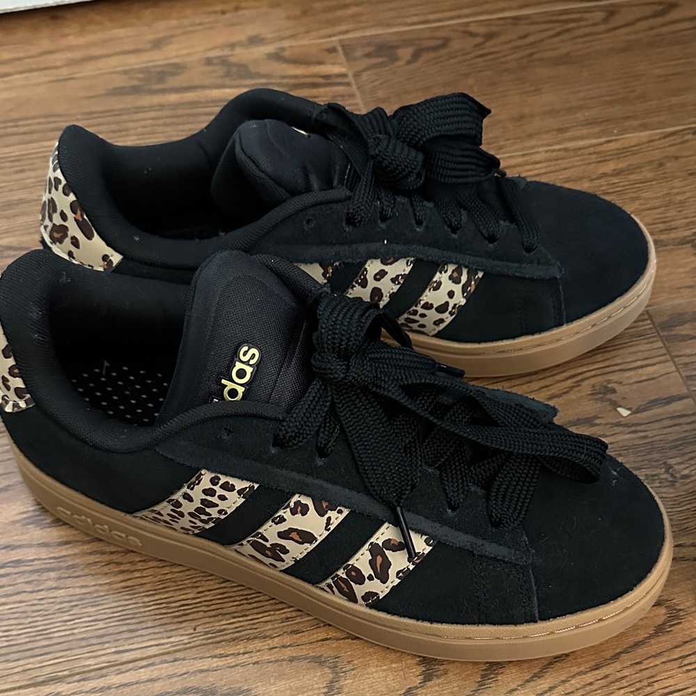 Adidas Women's Black and Leopard Print Grand Court Alpha size 9.5 women’s NIB